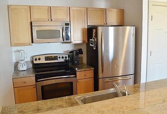Kitchen with Stainless appl