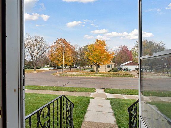 5th image of 1619 N Oakhill Ave