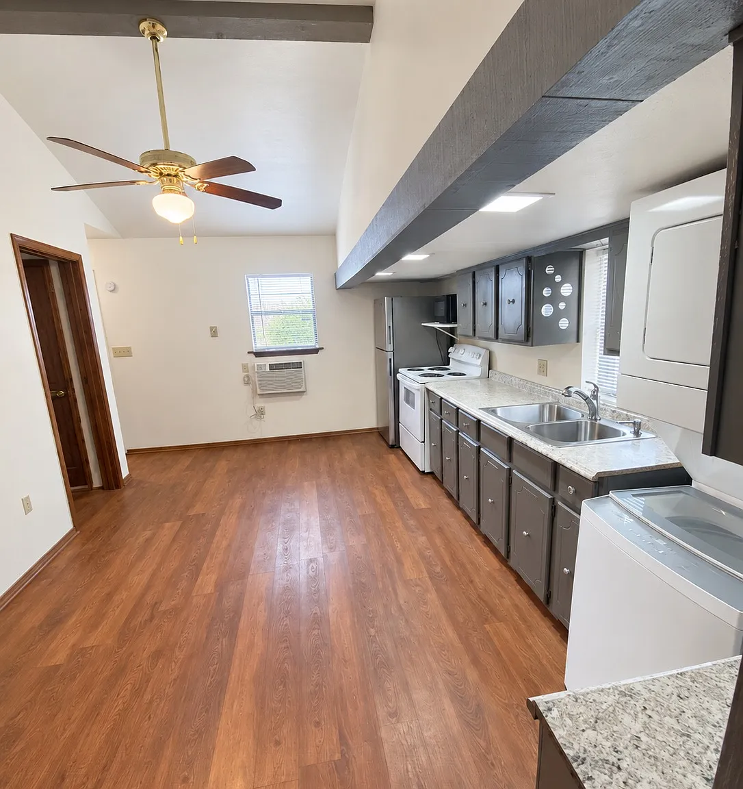 422 Elm Avenue #1/2 - 1 — Photo 4