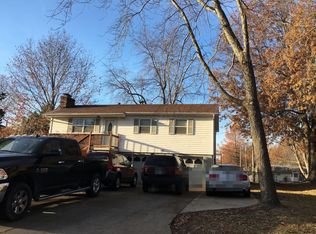 1213 S Ward Pkwy, Blue Springs, MO 64014
