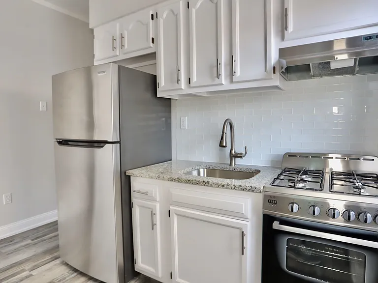 4901 Murphy Pl #7 — Photo 2