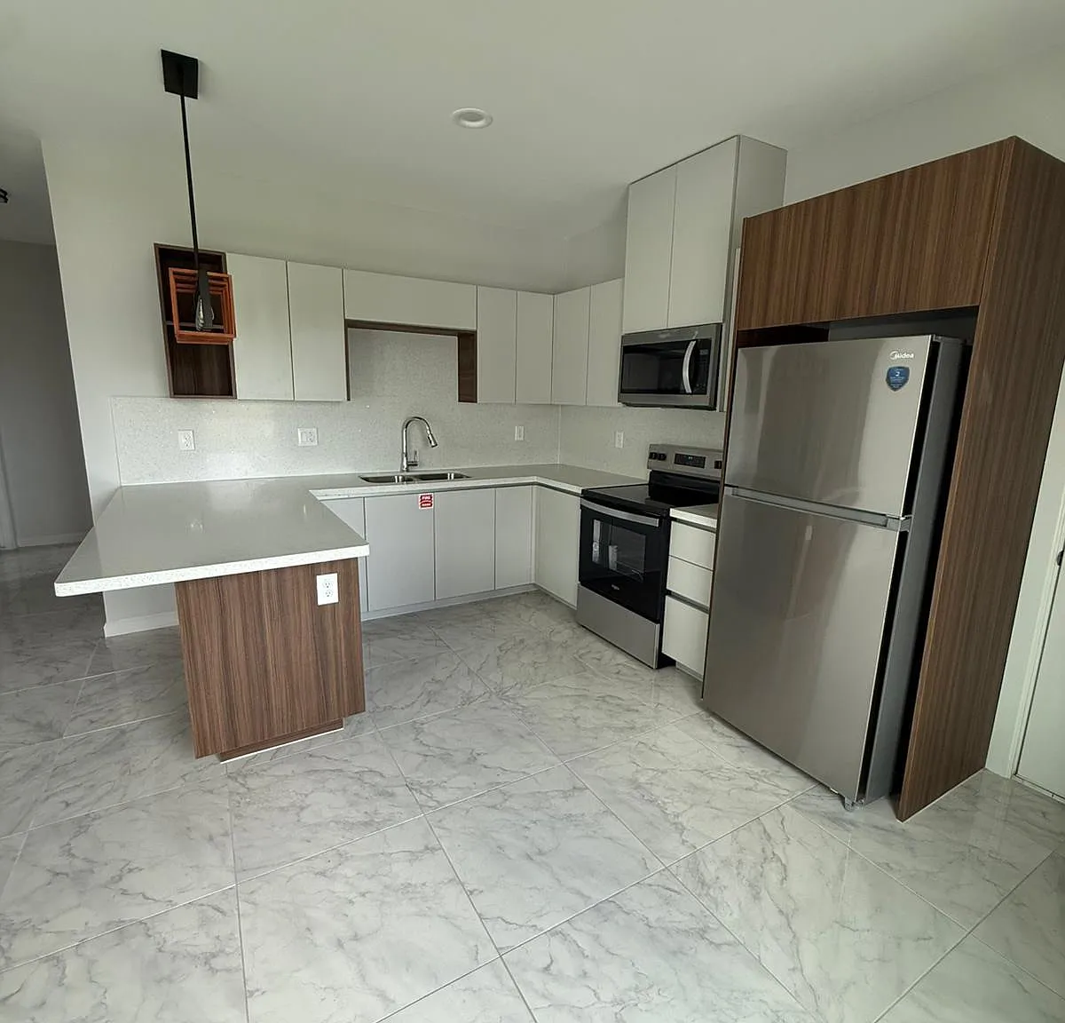 2 bed, 1000 sqft, $1,200 — Photo 3