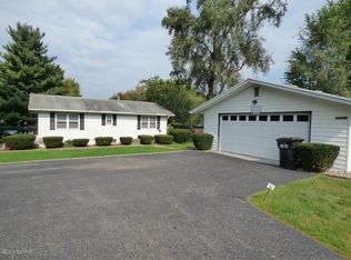 32718 Haley Rd, Dowagiac, MI 49047