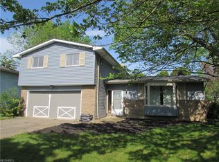 6543 Nancy Dr, North Olmsted, OH 44070