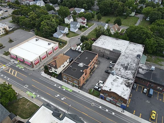 4th image of 757 W Main St