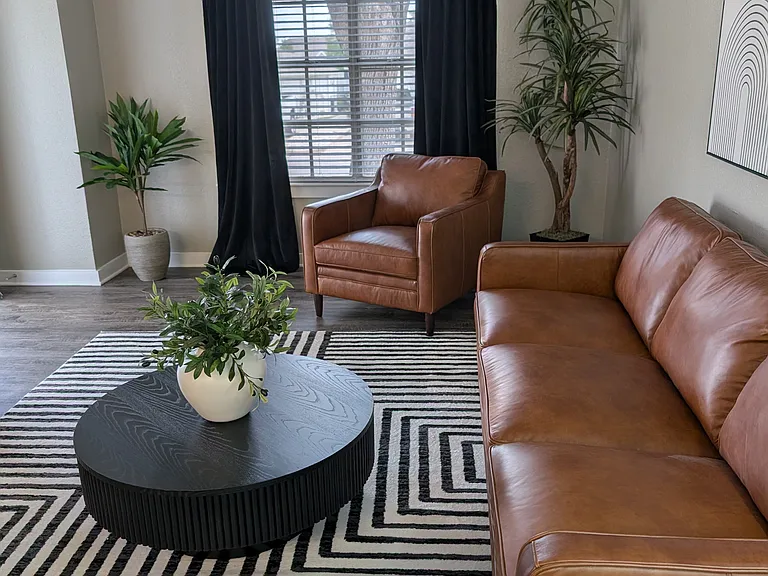 Lakeview Apartments — Photo 45