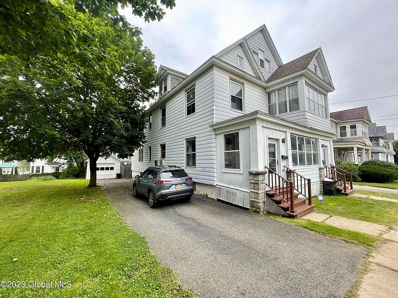 4th image of 60 Mcclellan Avenue