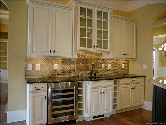 2nd image of 1509 Venetian Way Dr