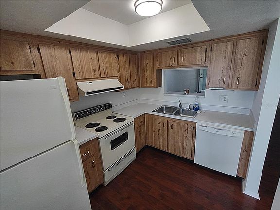 4th image of 2465 Northside Dr APT 906