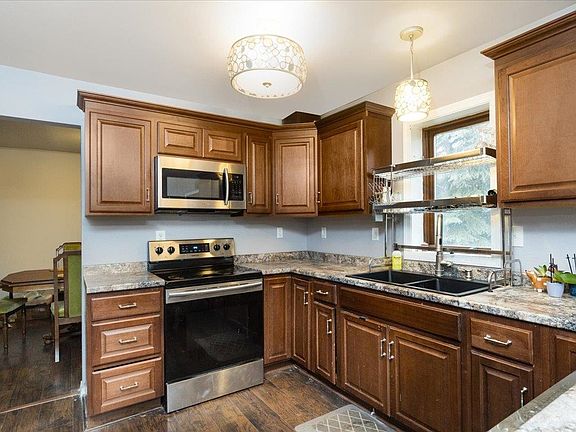 3rd image of 2630 Scotch Pine Dr