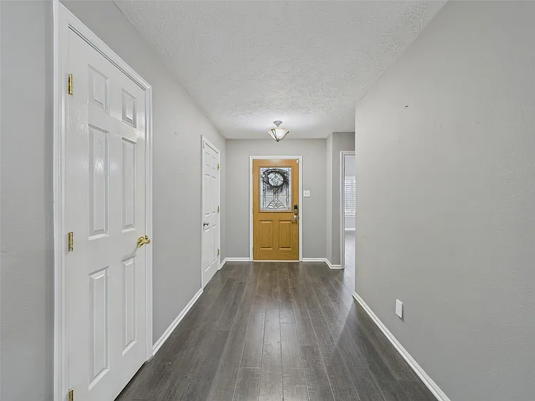 3718 Brookwood Dr — Photo 3