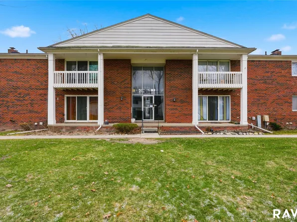 42450 Sheldon Pl APT 212, Clinton Township, MI 48038