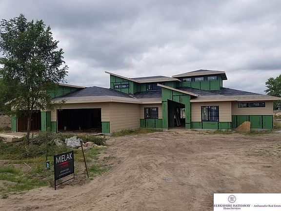 2nd image of 615 Bald Eagle Blvd