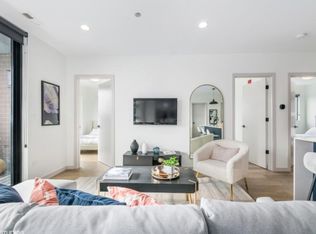 516 W Arlington Pl #402, Chicago, IL 60614