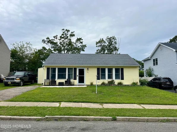 87 Village Dr, Barnegat, NJ 08005