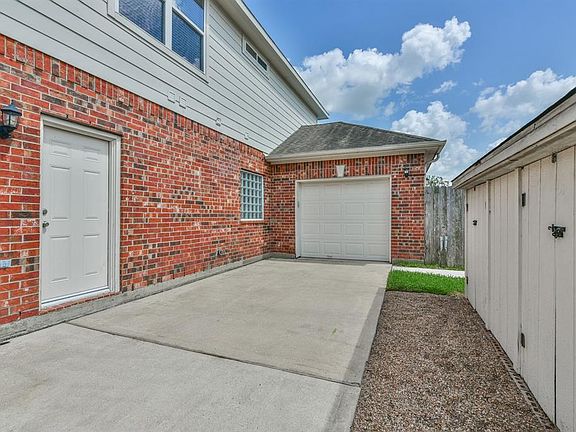 3rd image of 3202 Thurlow Dr