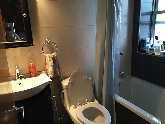 Rented by Elite NY Holdings | media 15