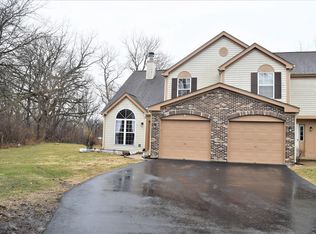827 E Saratoga Cir, Island Lake, IL 60042