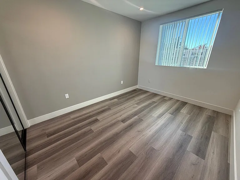 11155 Huston St — Photo 37