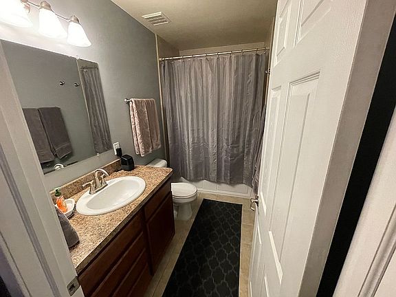 4th image of 15733 Leona Dr