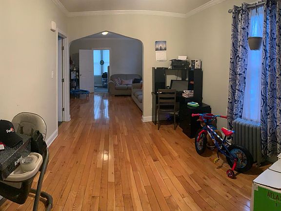 4th image of 26 Hilton St APT 1