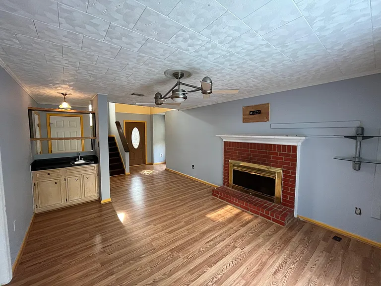 609 Blue Ridge Xing — Photo 3