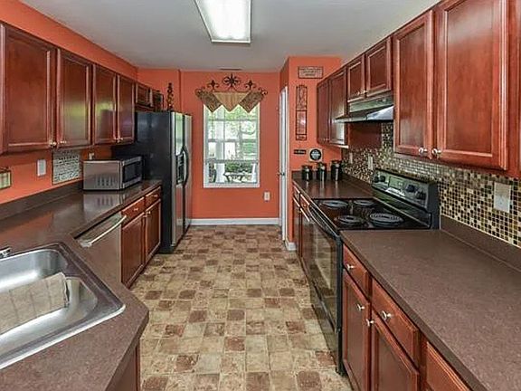 3rd image of 2922 Glazer Valley Ct