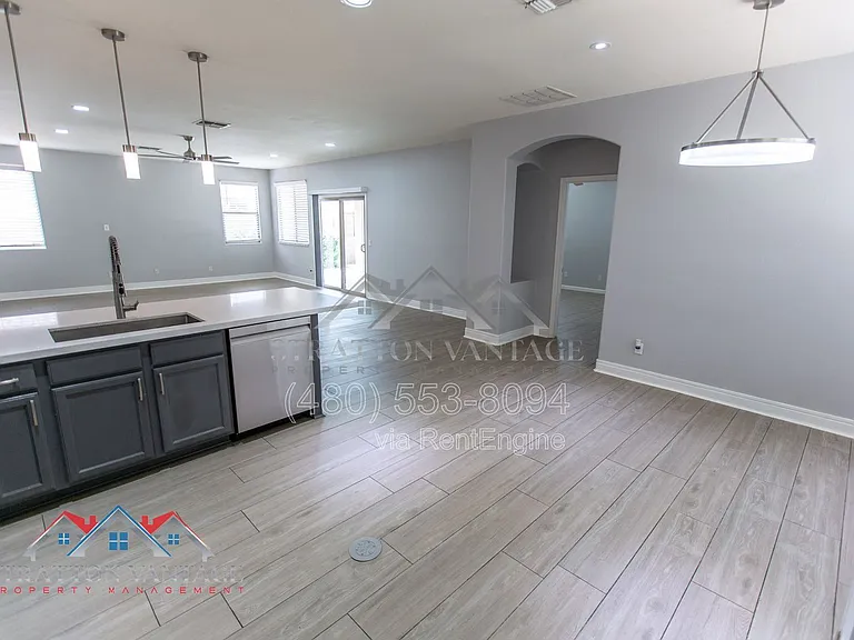 3068 E Ravenswood Dr — Photo 14