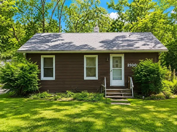 2100 Pompey St, Waterford, MI 48327