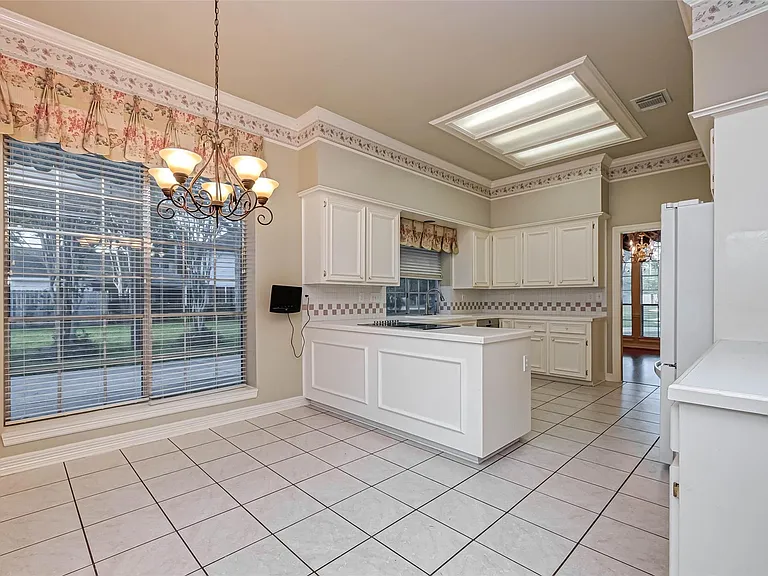 4502 Devonshire St — Photo 12