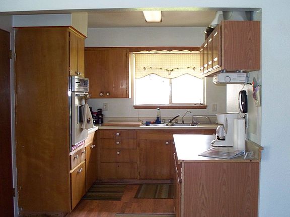 2nd image of 12504 Vickery Ave E