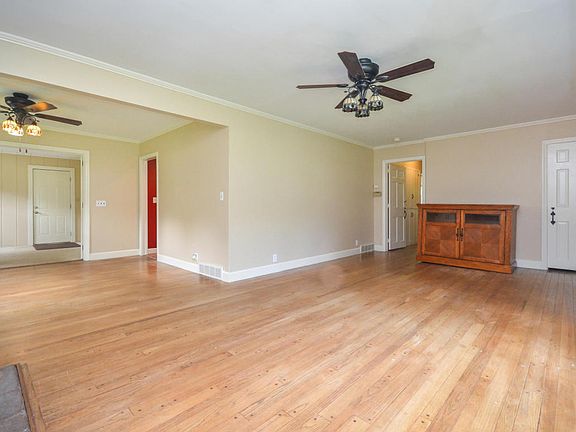 3rd image of 2237 Hillsdale Ave