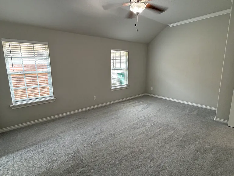 18304 Camborne Ave — Photo 20