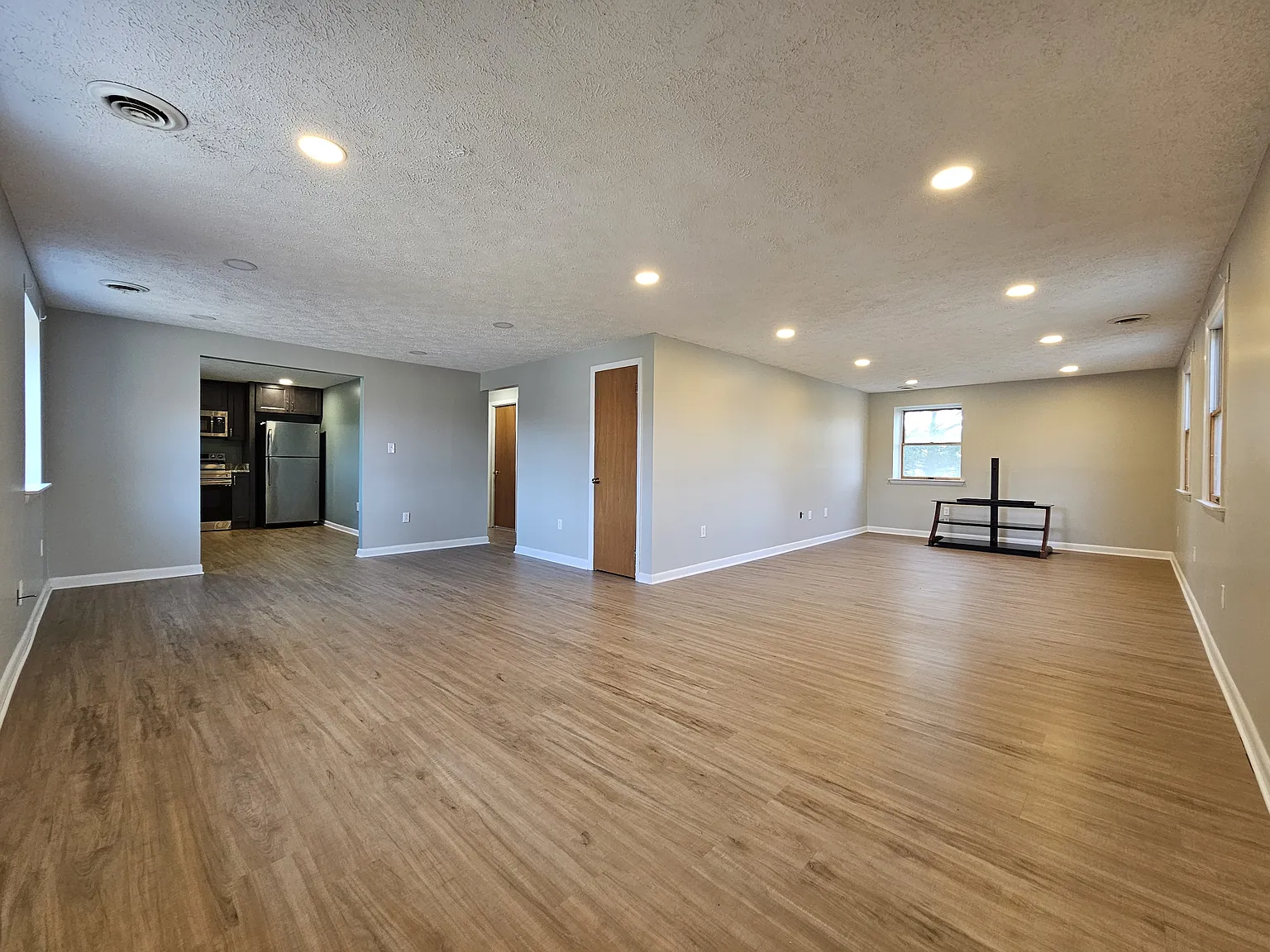 2 bed, 1100 sqft, $1,750 — Photo 1