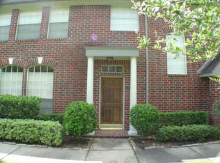 1217 El Camino Village Dr, Houston, TX 77058