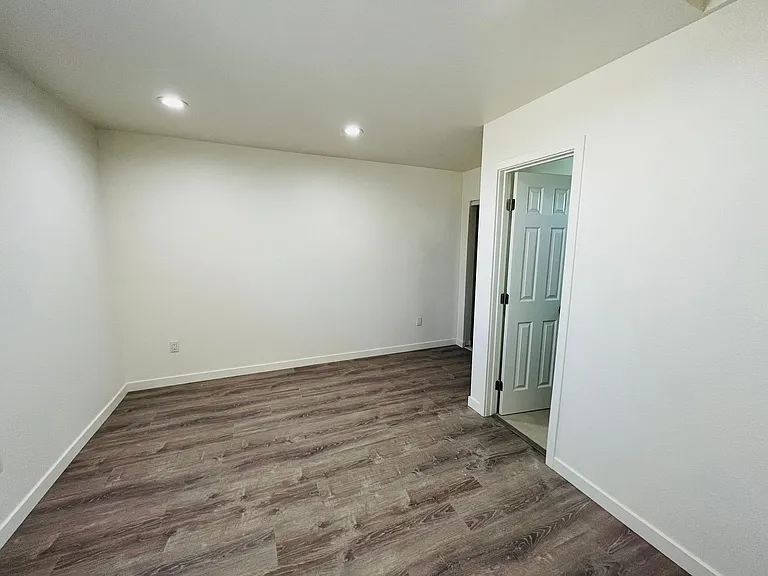 207 W Main St — Photo 5
