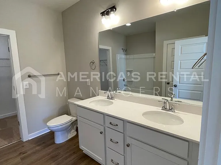 2124 Sullivan Dr — Photo 13