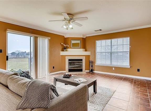 3rd image of 335 Siebert Dr