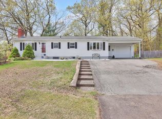 7 Sharren Ln, Enfield, CT 06082