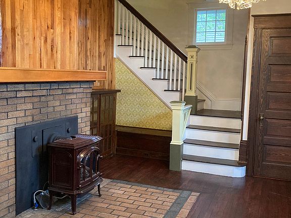 5th image of 328 W Kenilworth Ave