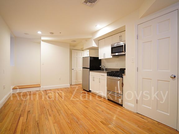 3rd image of 10 Brainerd Rd #17