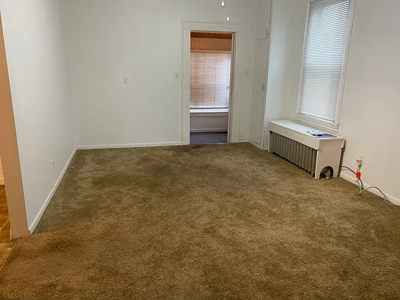 Livinng room - 717 44th St