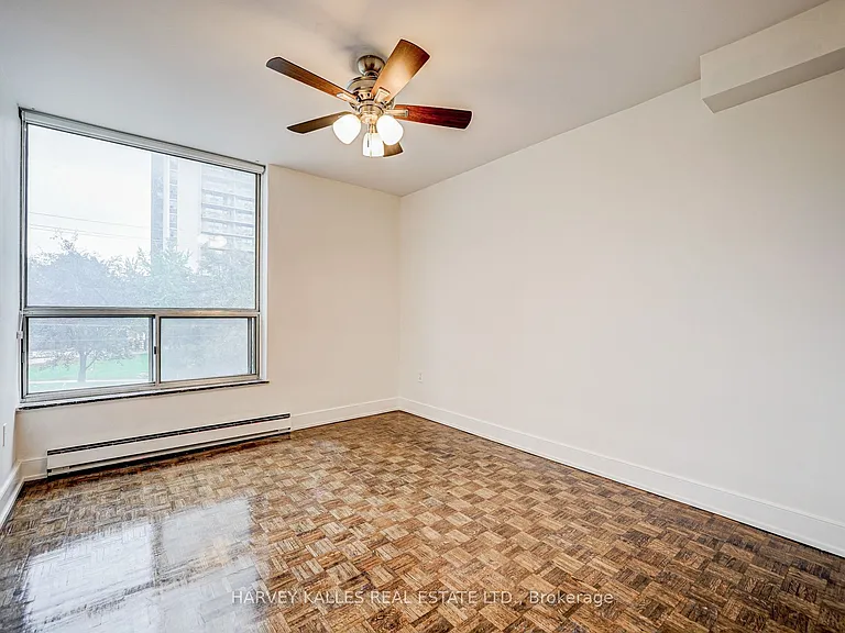 133 Erskine Ave #501 — Photo 8