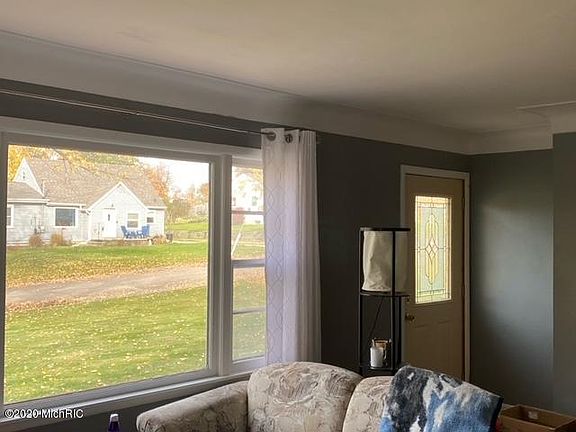 5th image of 308 Dawnlee Ave