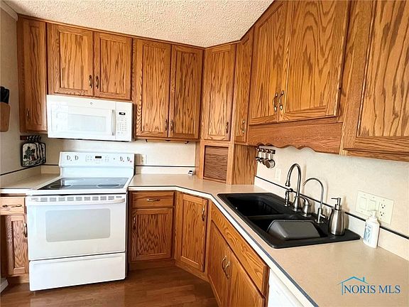 5th image of 707 Christina Ct