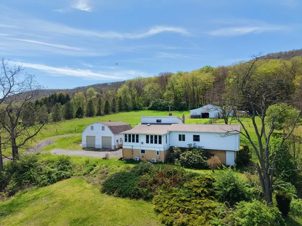 4643 Genes Ln, Broad Top, PA 16621