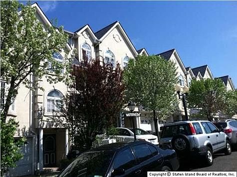 3rd image of 17 Waterview Ct