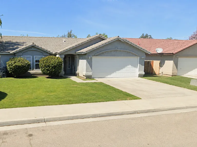 320 Timberline Dr — Photo 1