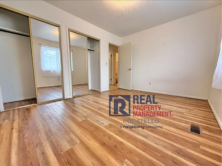 1750 Lancaster St — Photo 11