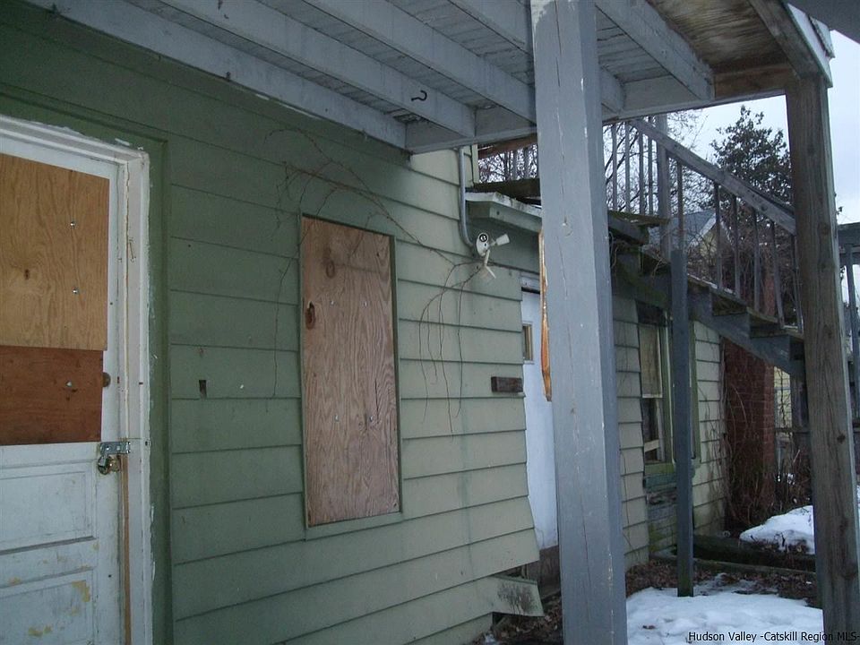 2nd image of 10 S Pine St